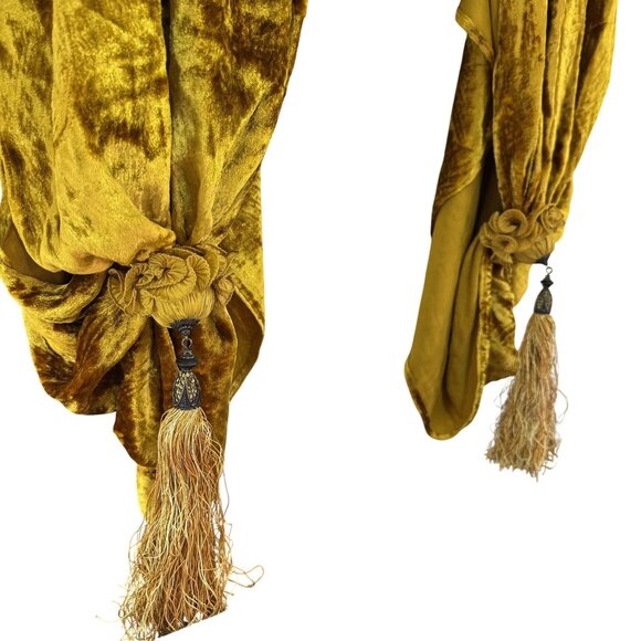 Vtg Unbranded Gold Crushed Velvet TasselShawl Wrap Cape Boho Opera Evening Stole - Picture 2 of 7